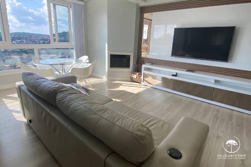 Communal lounge/ TV room, TV and multimedia, Living room
