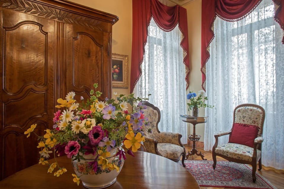 Communal lounge/ TV room, Seating area