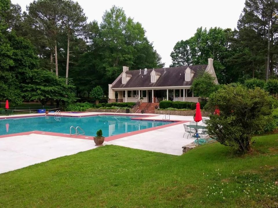 The Lake House on Cherokee Ridge Golf Course House in Alabama