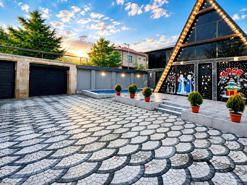 Property building, Day