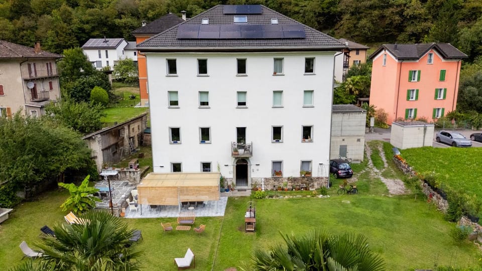 Property building, Spring, Bird's eye view, Garden, Balcony/Terrace, Garden view