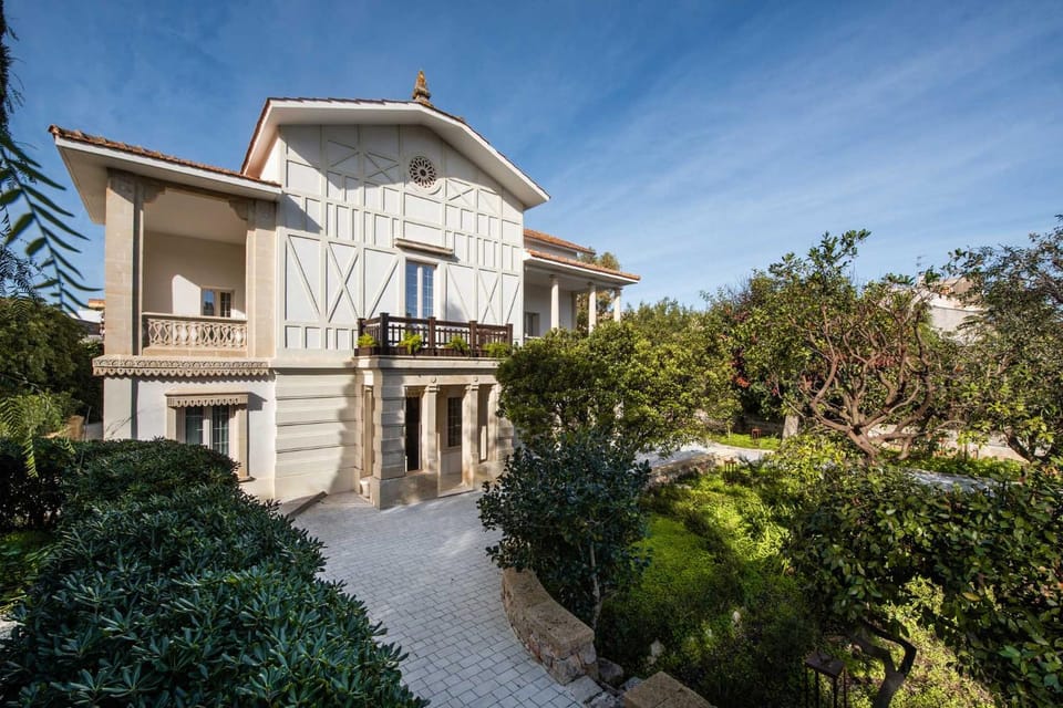 Property building, Day, Garden, Garden view