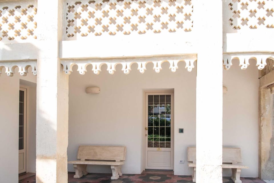 Patio, Day, Balcony/Terrace