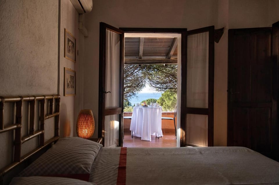 Natural landscape, Photo of the whole room