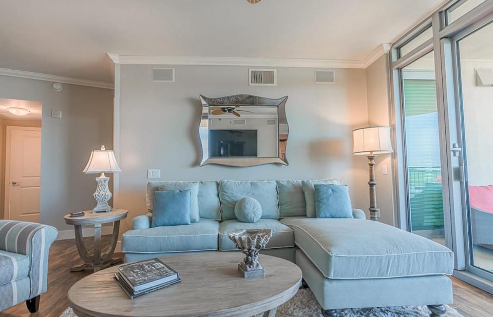 Palisade Palms Oceanfront Condo & 5-Star Amenities House in Texas City