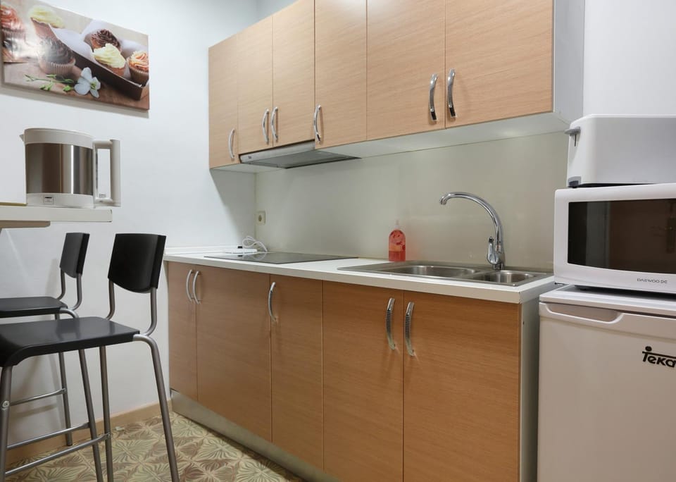 Kitchen or kitchenette