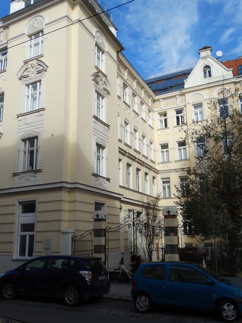 Facade/entrance