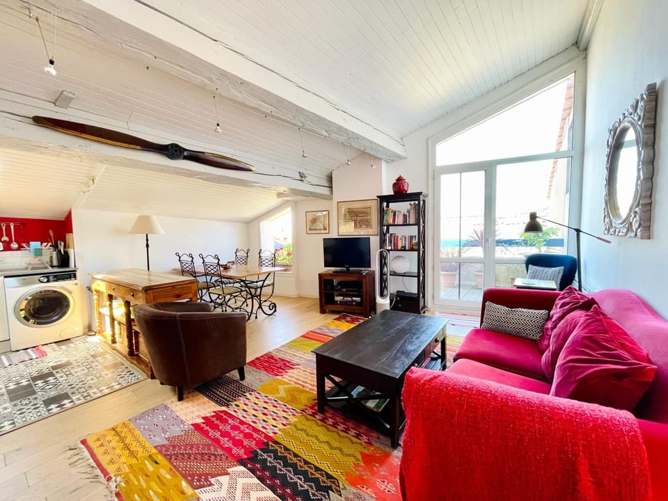 Living room, Dining area, kitchen