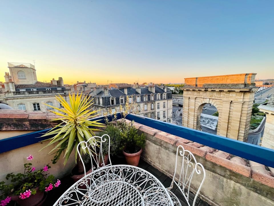 Nearby landmark, View (from property/room), Balcony/Terrace, City view, Landmark view