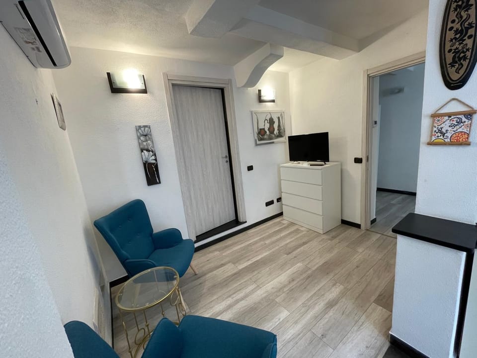 Living room, air conditioner