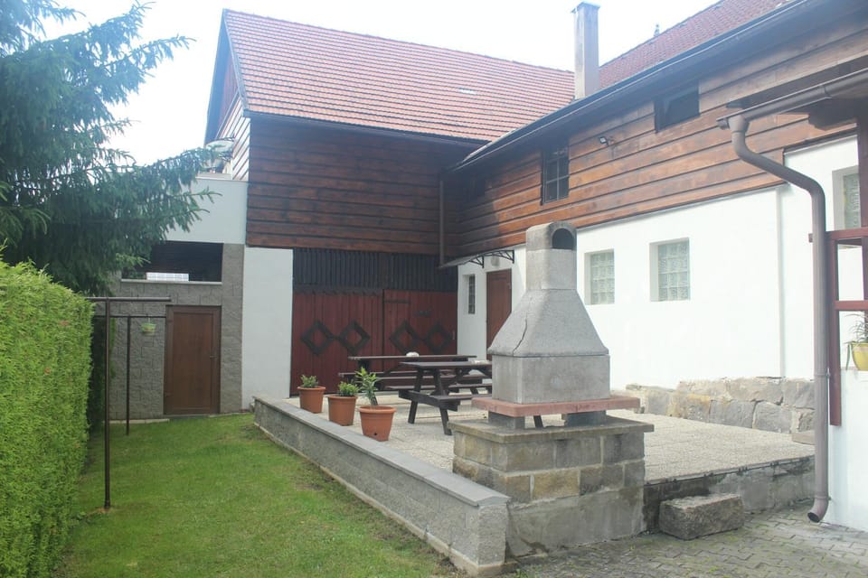 Property building, BBQ facilities, Garden