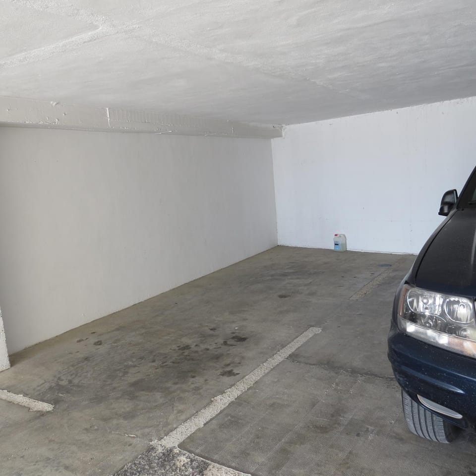 Area and facilities, Parking