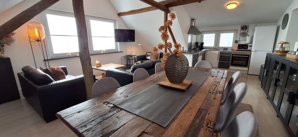 View (from property/room), View (from property/room), Living room, Dining area, Garden view, Garden view, Lake view, Lake view