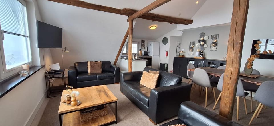 View (from property/room), View (from property/room), Living room, Seating area, Dining area, City view, Garden view, Garden view, Lake view, Lake view