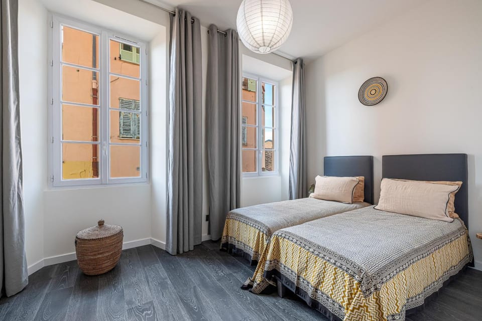 Le Bréa, Élégant appartement, jolie vue mer Apartment in Menton