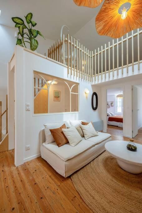 Living room, Seating area