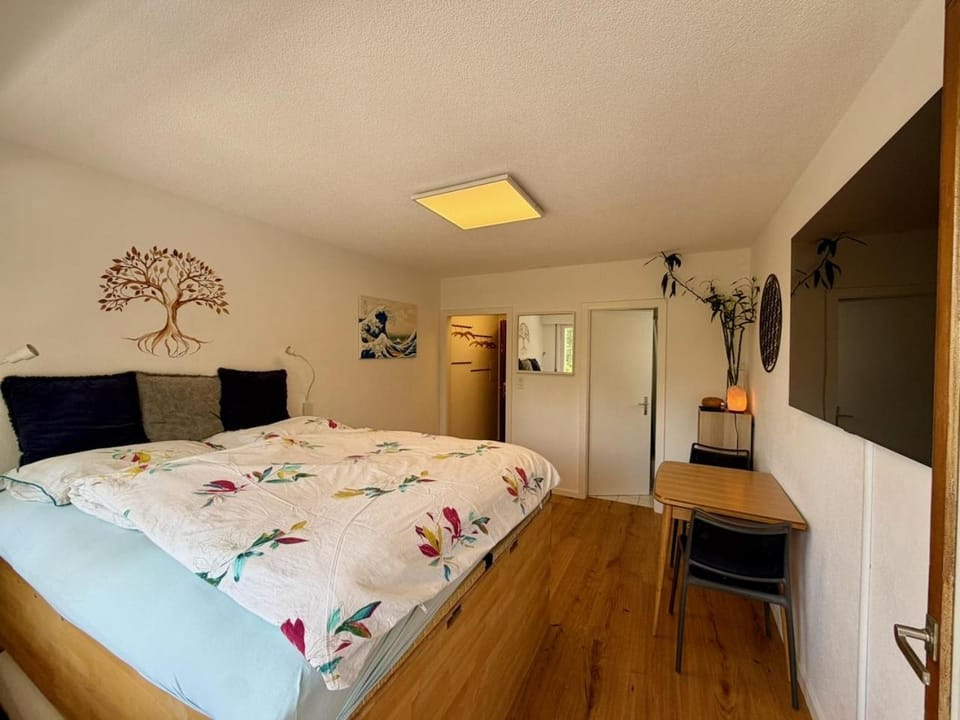 Bed, Living room, Bedroom