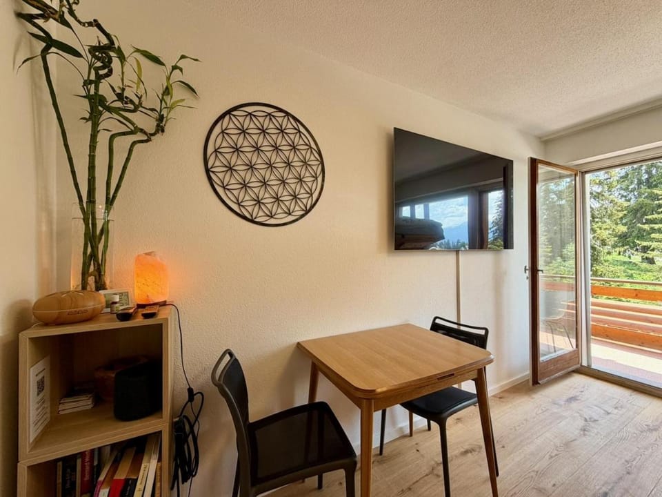 TV and multimedia, Dining area