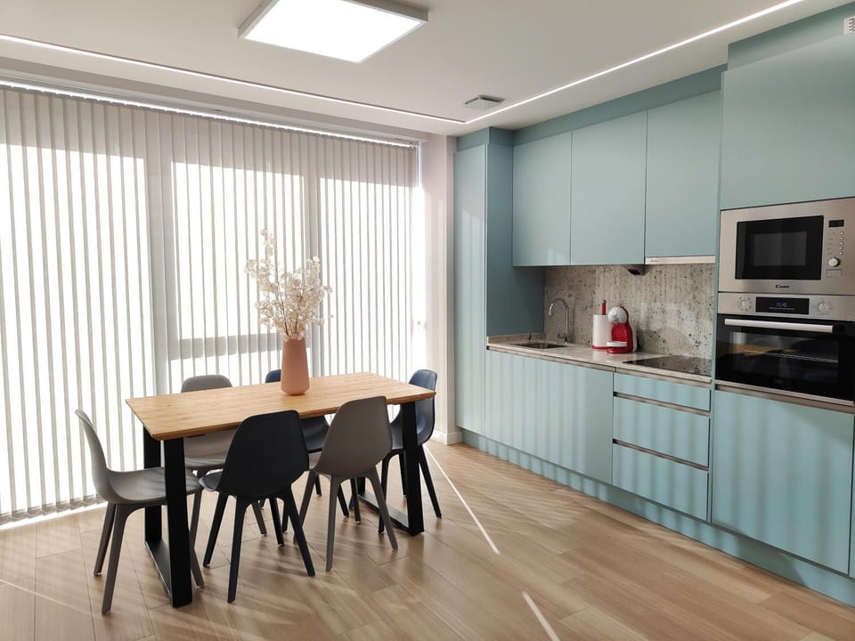 Coffee/tea facilities, Kitchen or kitchenette, Dining area, minibar, pet friendly, stove, toaster