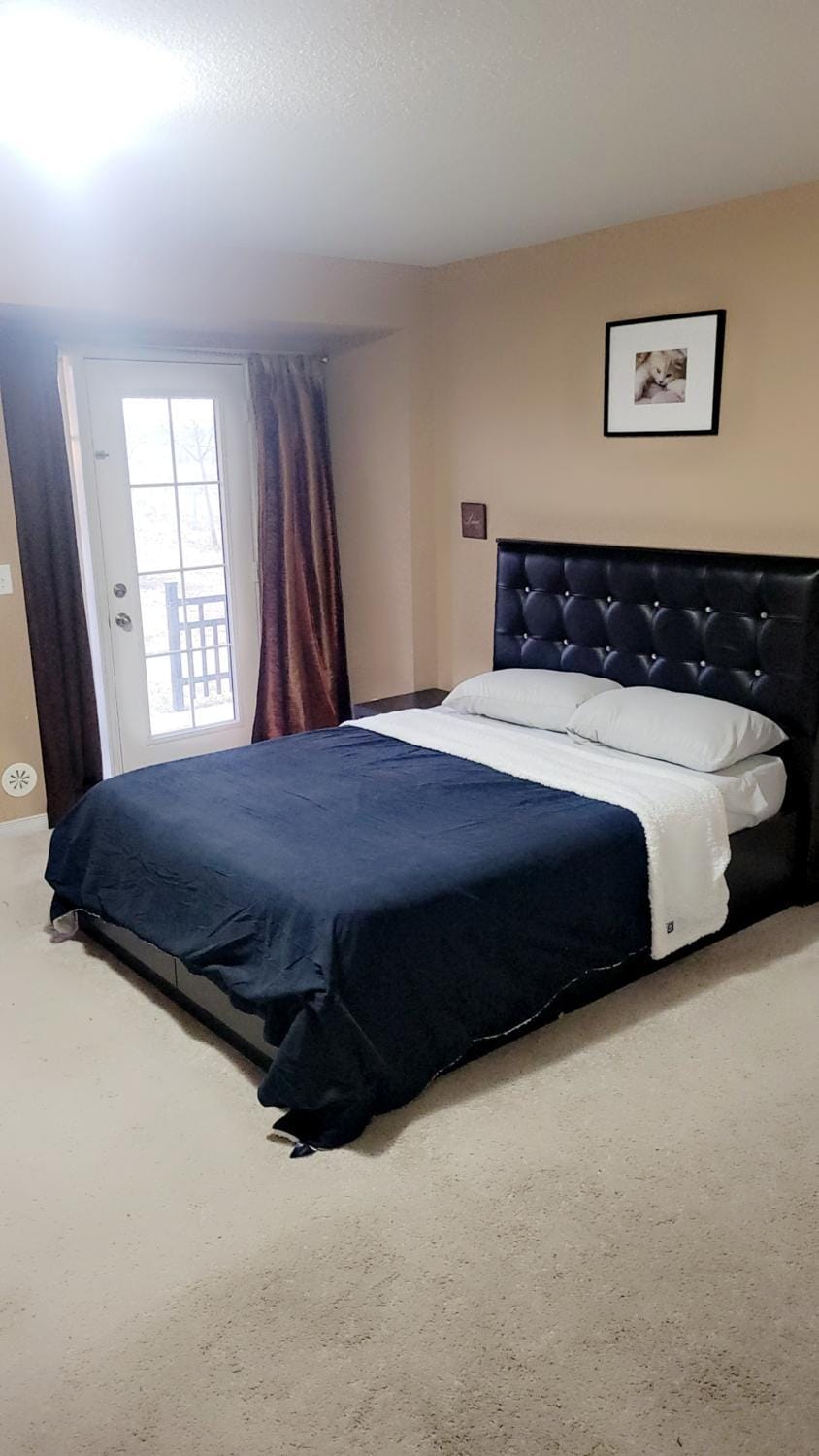 Cozy jets empire Vacation rental in Brampton