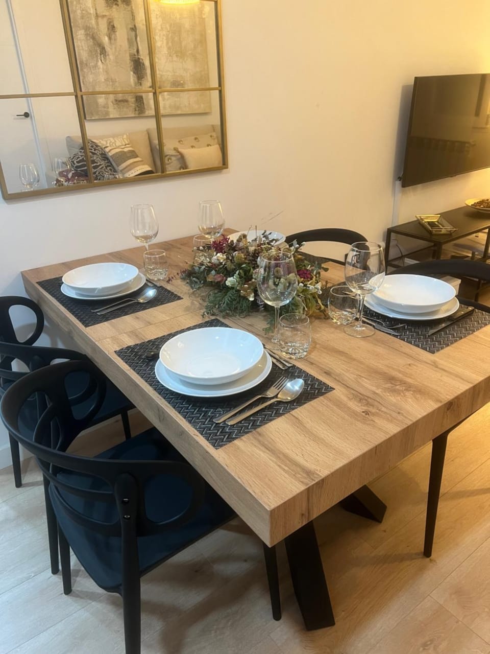 Living room, Seating area, Dining area