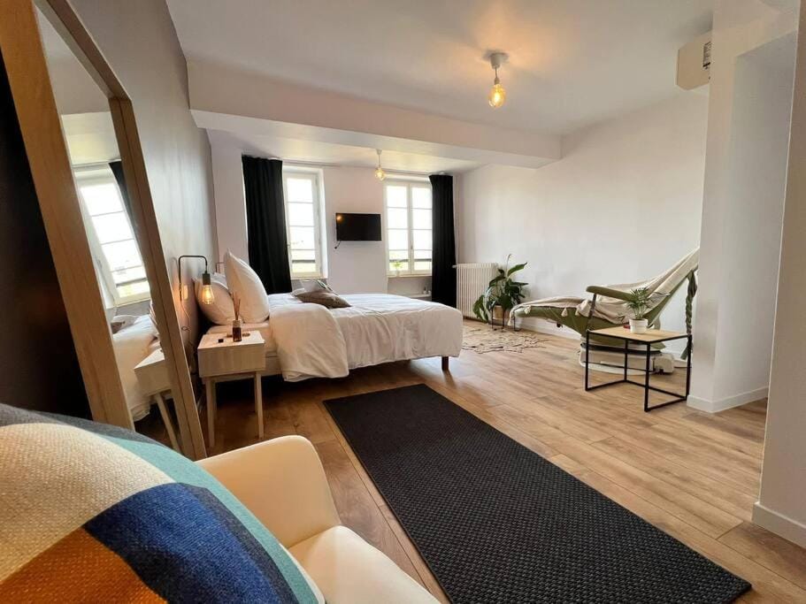 Bed, Bedroom