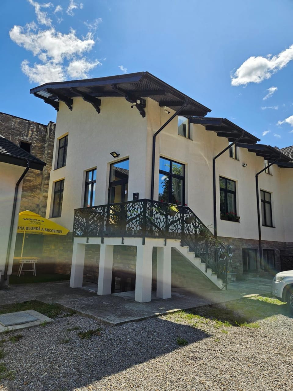 In(n) Longfield Town Bed and Breakfast in Romania