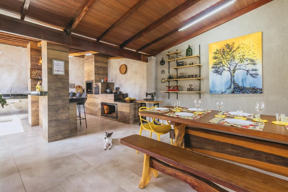 Food and drinks, Seating area, Food