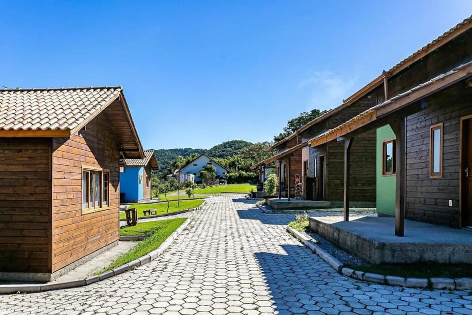 Cabanas aconchegantes. Desfrute da natureza e praia House in Florianopolis