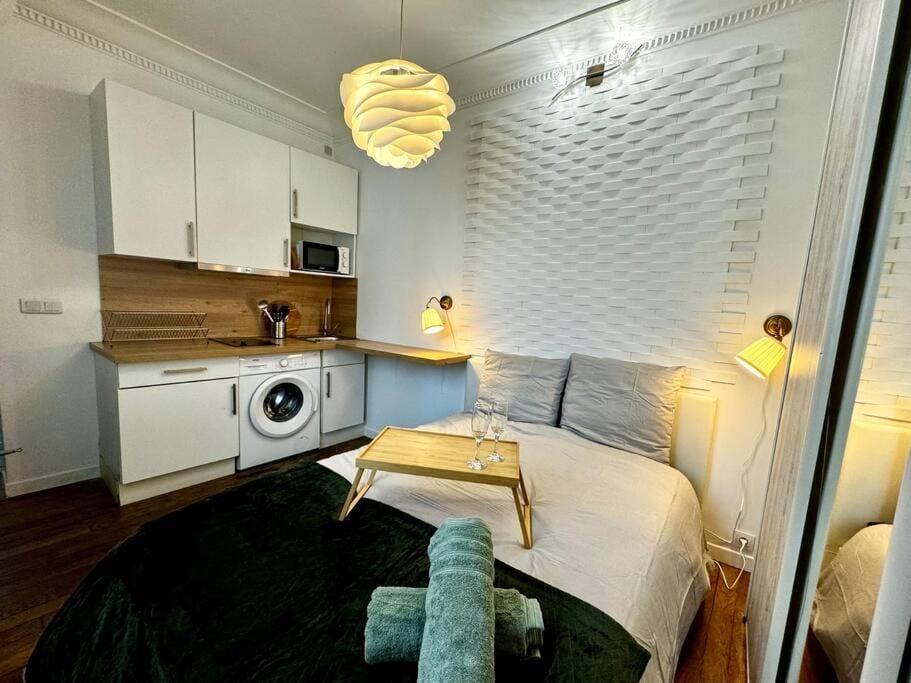 Champs-Elysées - Suite for 2 people Apartment in Paris