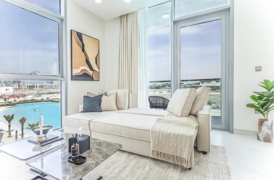Elite LUX Holiday Homes - Lagoon View 1BR Luxury Oasis in MBR, Dubai Apartment in Dubai