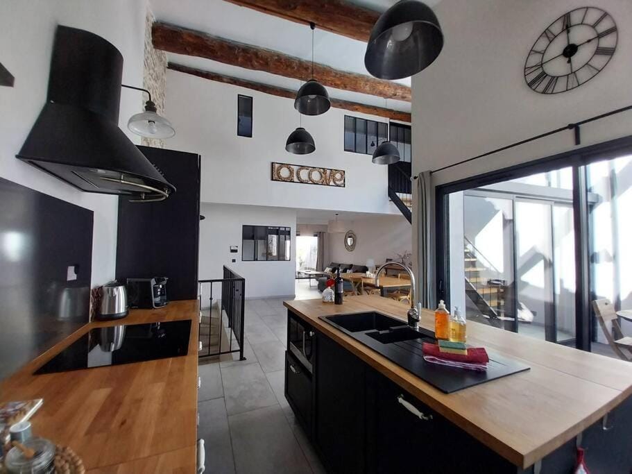 Dining area, oven, kitchen