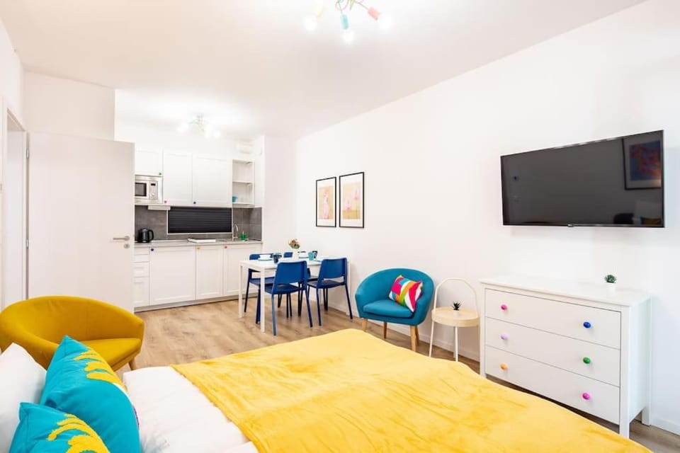 Kitchen or kitchenette, Living room
