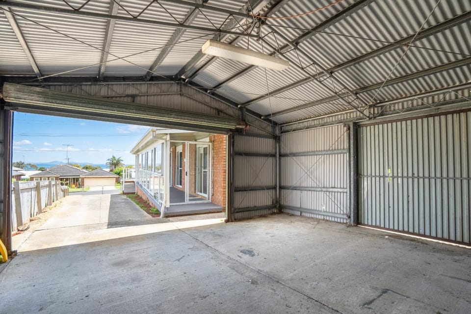 Views on the Avenue House in Clifton Springs