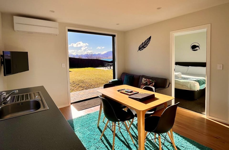 TV and multimedia, View (from property/room), Living room, Dining area, Bedroom, heating