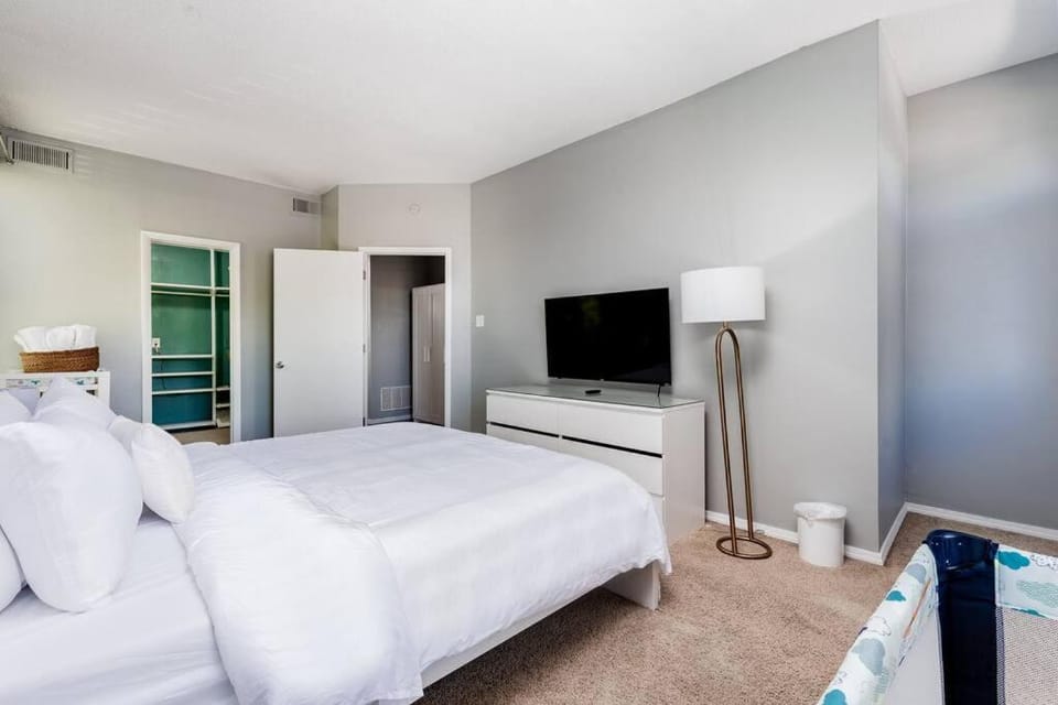 3 King Beds/Charm in Historic STL by StayStLouis Apartment in Saint Louis