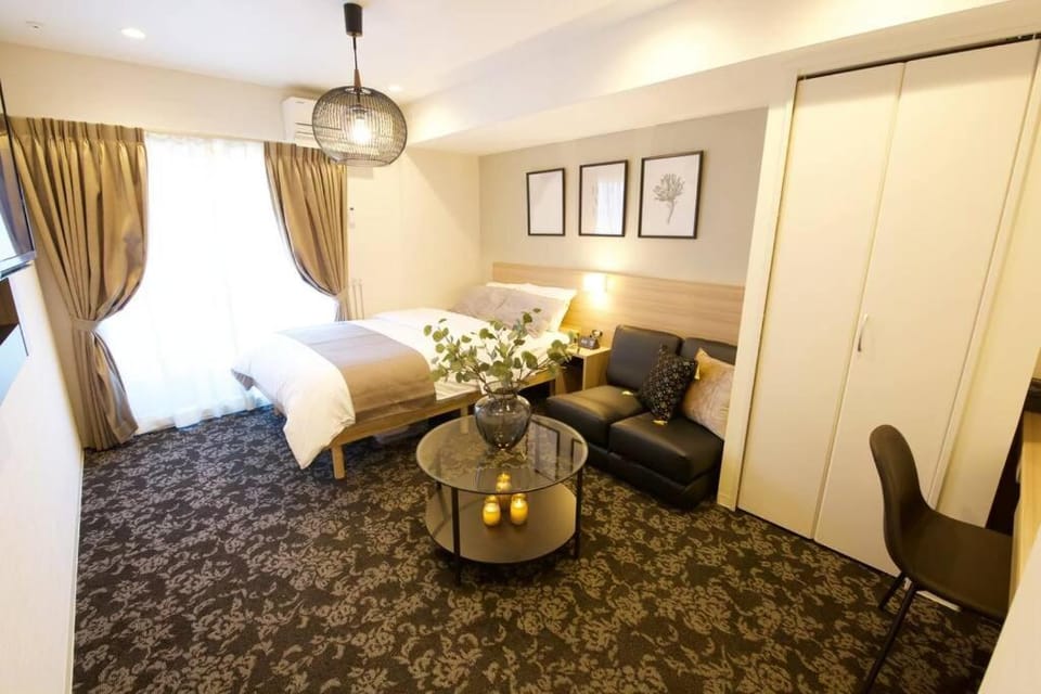 Bed, Living room