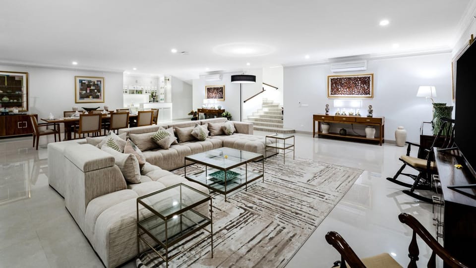 Living room, Seating area