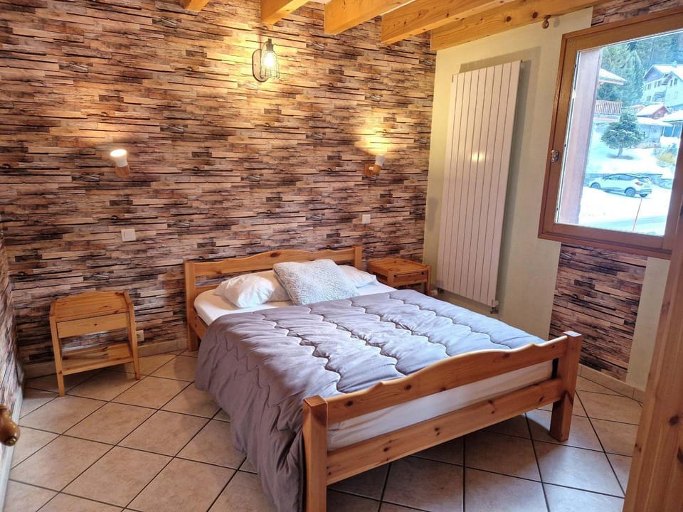 Duplex spacieux 14 pers, WiFi, parking, skis, Valfréjus - FR-1-265-342 Chalet in Piedmont