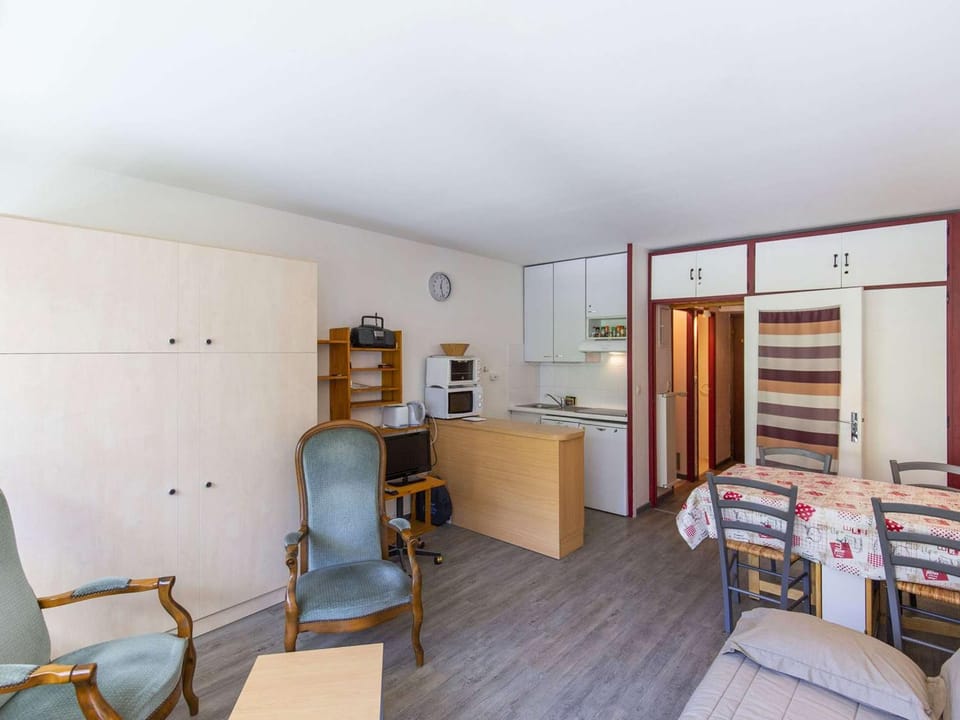 Studio confortable 6 pers. au pied des pistes, Gourette - FR-1-400-126 Apartment in Nouvelle-Aquitaine