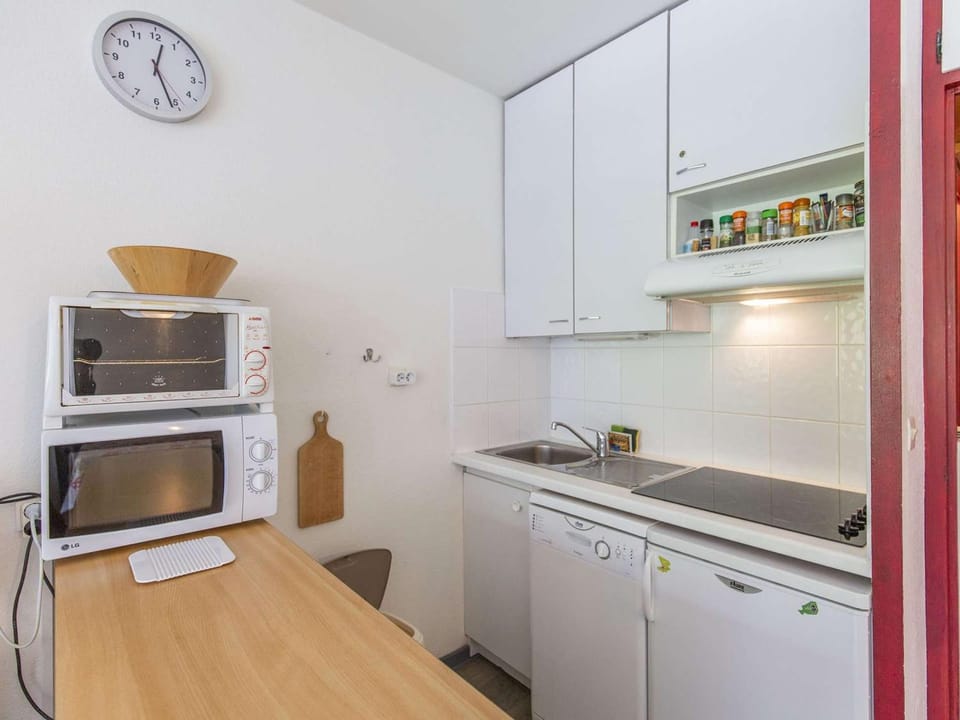 Studio confortable 6 pers. au pied des pistes, Gourette - FR-1-400-126 Apartment in Nouvelle-Aquitaine