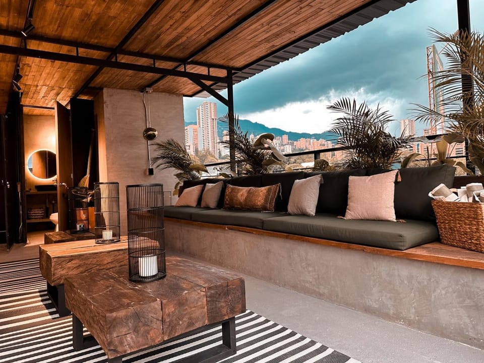 Balcony/Terrace, Mountain view