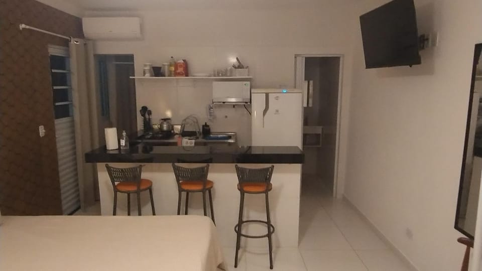 TV and multimedia, Kitchen or kitchenette, oven, stove