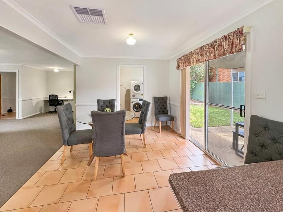 Roberts One House in Wagga Wagga