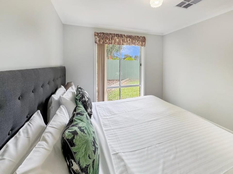 Roberts One House in Wagga Wagga
