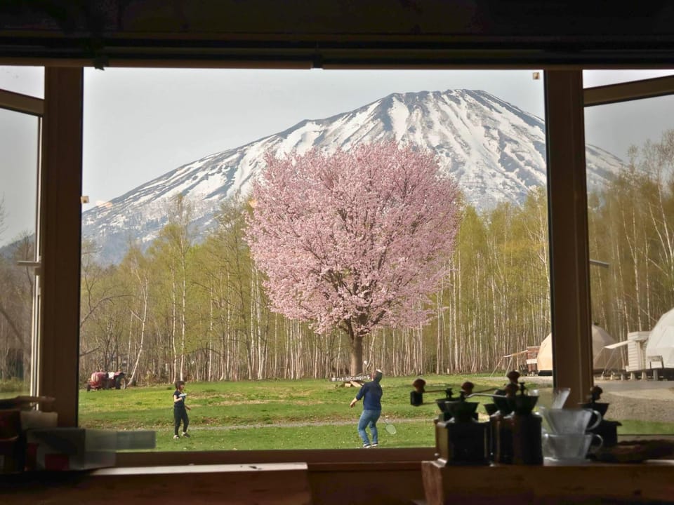 焚き火キャンプ場 Hokkaido Glamping - TAKIBI Campground/ 
RV Resort in Niseko