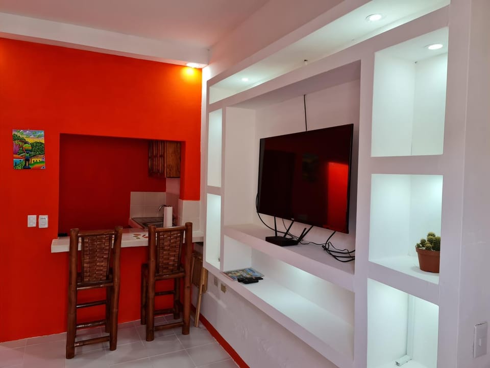 Communal lounge/ TV room, TV and multimedia, Dining area