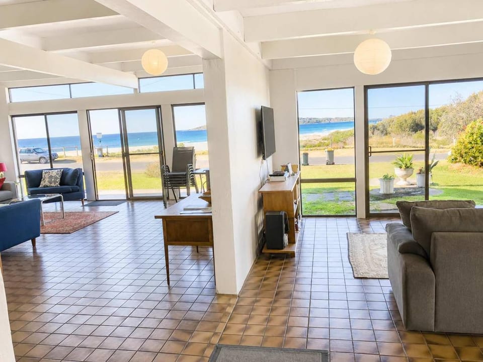 Ocean Front on Malibu House in Bawley Point