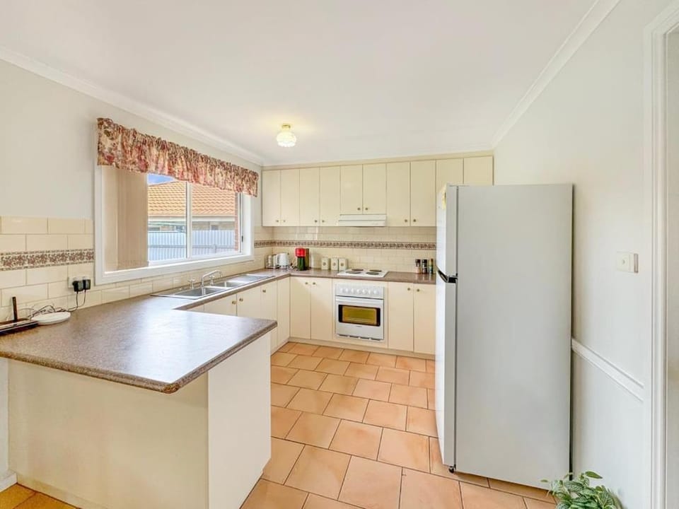 Roberts Two House in Wagga Wagga