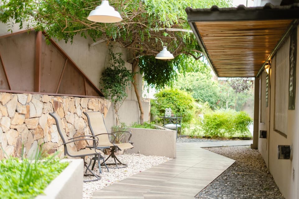 "Casa Amalia Apartamentos" Plaza Italia y Av Arístides a 50mts, lugar con jardín Apartment in Mendoza